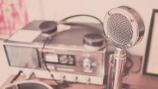 Radio equipment and microphone